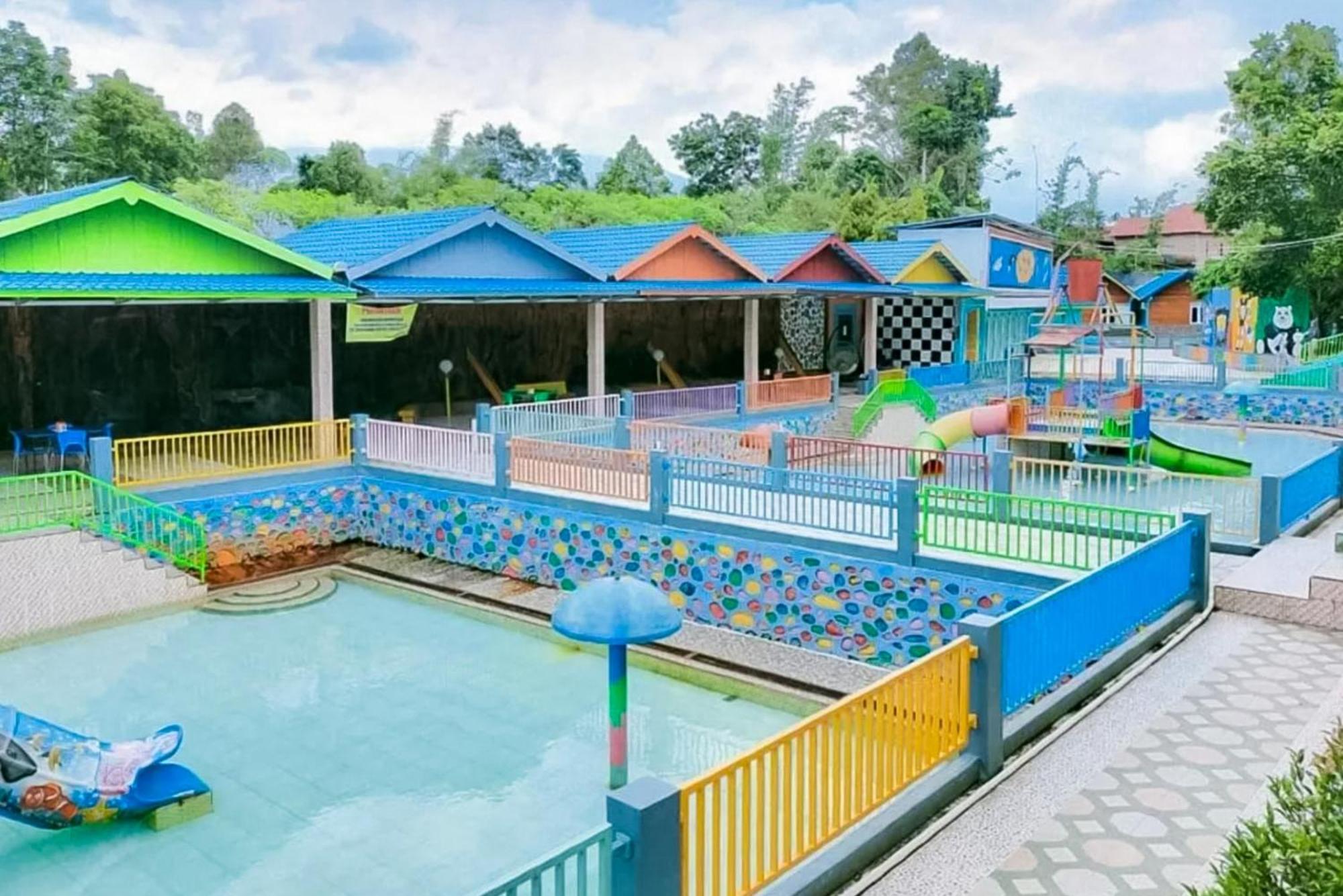 Reddoorz At Villa Waterfun Favour Pagar Alam Pagaralam Exterior foto